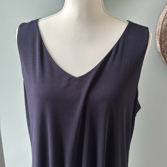 Elegant Eileen Fisher Navy 100% silk Sleeveless Top extra long - Picture 5 of 8